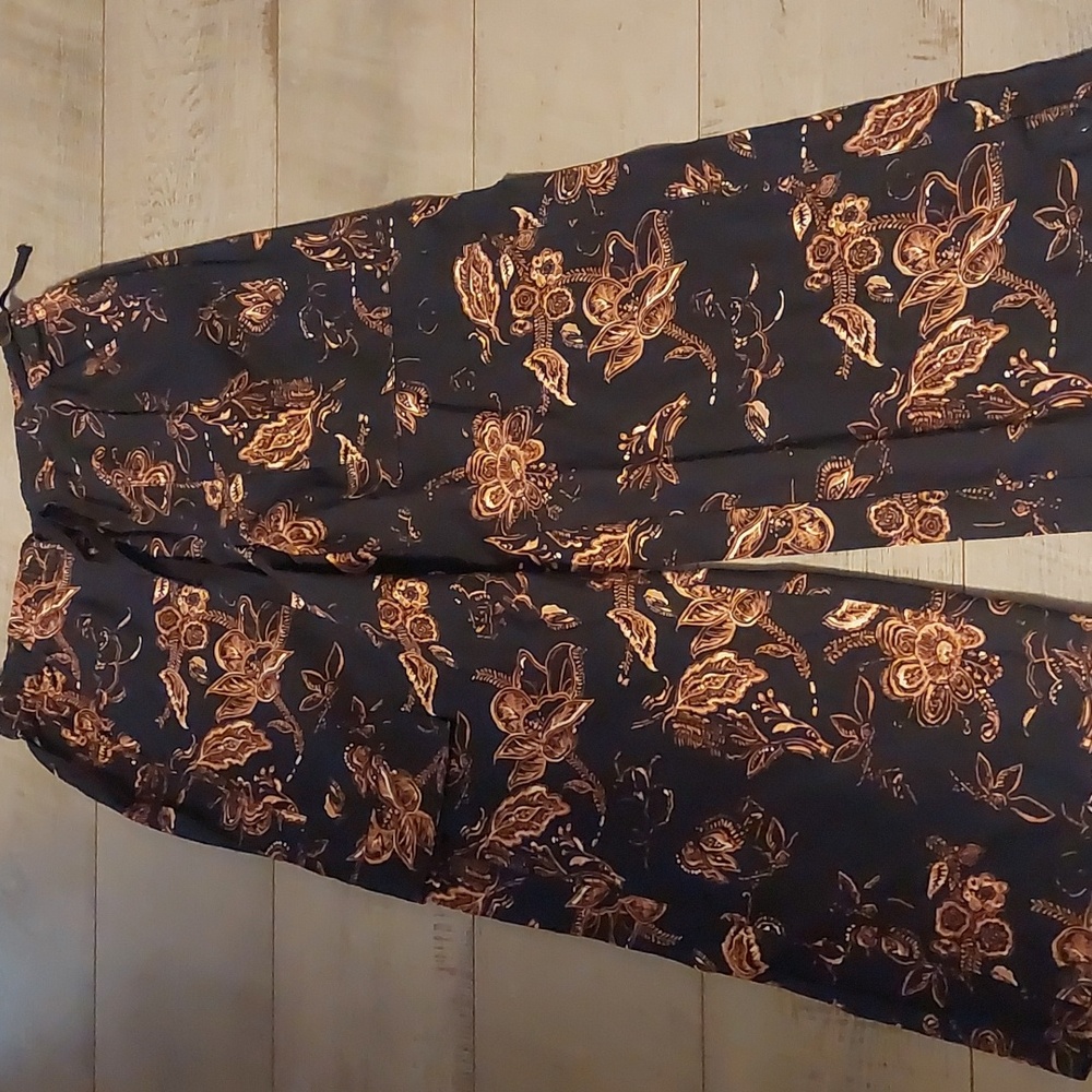 Pilcro Linen Beach Floral Cargo Pants Size S P - Picture 5 of 5